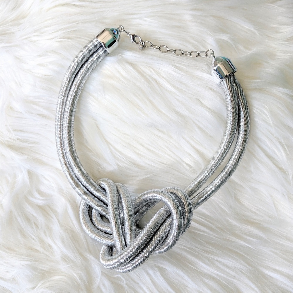 🛍️ 3/$12 knot rope statement necklace silver